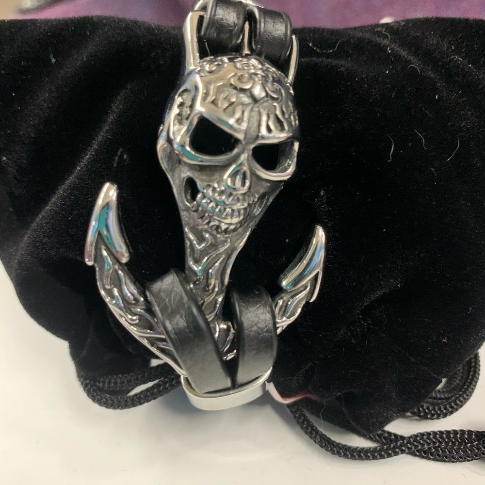 Skull on anchor bracelet